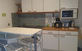 Joli Et Spacieux Studio Avec Garage Au Bord De Mer
